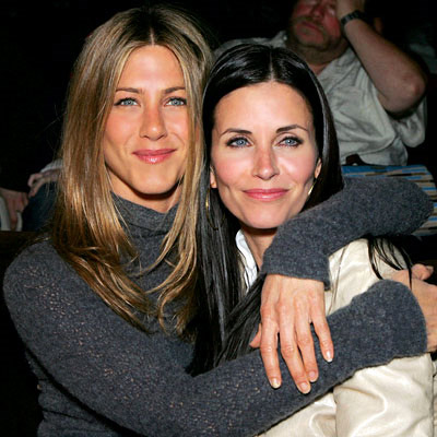 jennifer aniston and courteney cox kiss. Courtney Cox and Jennifer