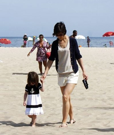 Kati Holmes with Suri