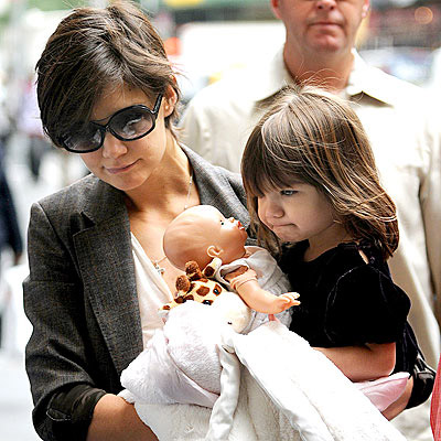 suri cruise 2009. Suri Cruise and Katie Holmes