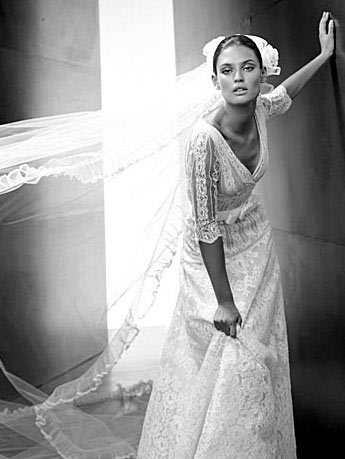 Valentino Wedding Dress with Veil Source of the images bridescom
