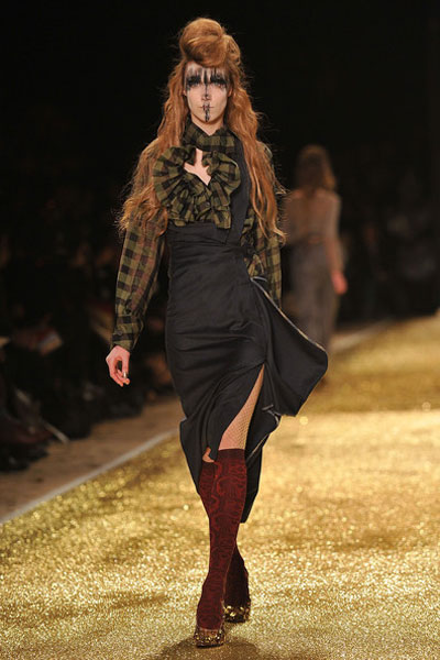 Goth Fashion Show 2012 on Vivienne Westwood Show For Aw 2011 2012   Fun And Fun Only