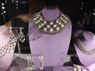 Elizabeth Taylor Jewelry Christies on Elizabeth Taylor S Jewelry Sold At Christie S Auction   Fashion   Wear