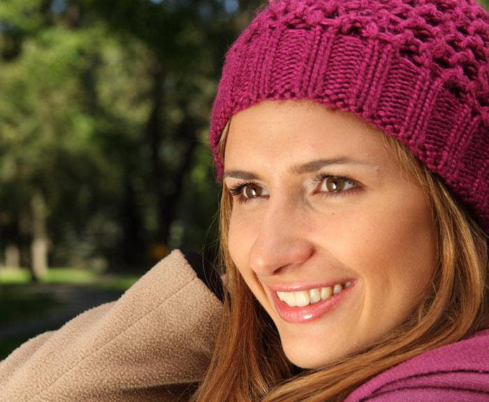 700-fashion-hat-headwear-woman-face-smile