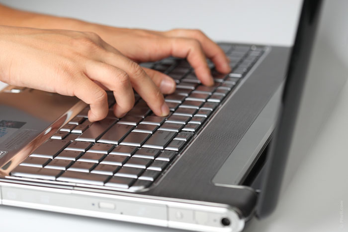 700-computer-pc-blogging-job-career-typing-working-hands