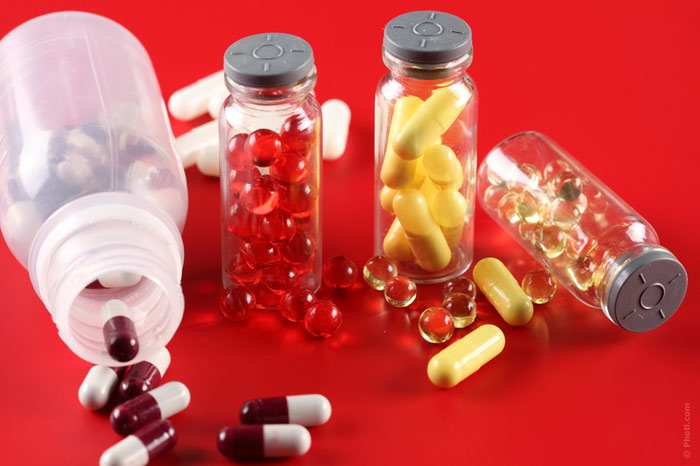 700-vitamins-ill-sick-pain-painful-medicament-medicine-drugs