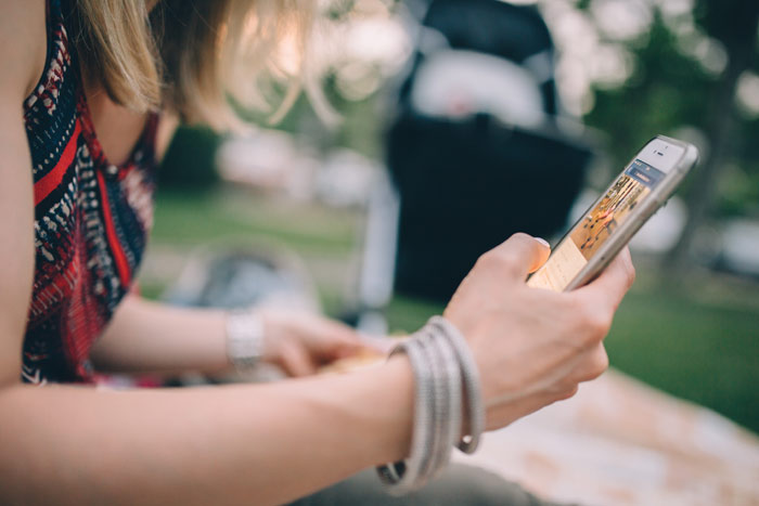 woman-texting-message-phone-smartphone-girl