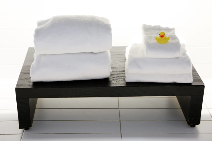 2014-11-Life-of-Pix-free-stock-photos-towel-hotel-bath-duck-leeroy-(2)