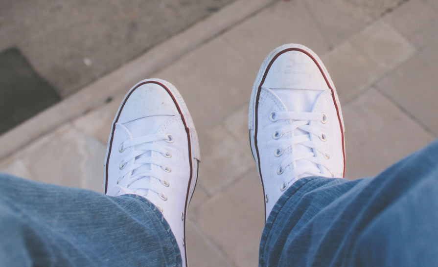 how to wash white keds in the washing machine