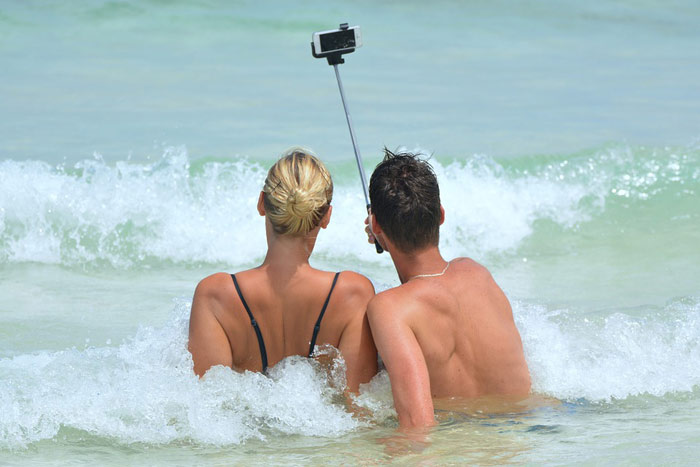 1-selfie-beach