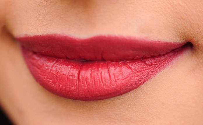 Tips For Beautiful Lips Beauty Tips And Makeup Guides Geniusbeauty