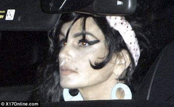 Cindy Crawford Gives Her Impersonation of Amy Winehouse at Halloween Party