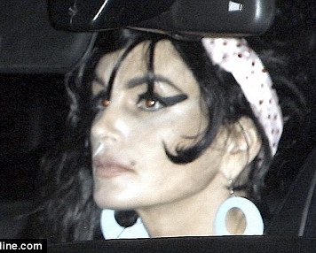 Cindy Crawford Gives Her Impersonation of Amy Winehouse at Halloween Party