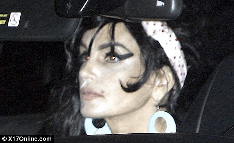 Cindy Crawford Gives Her Impersonation of Amy Winehouse at Halloween Party