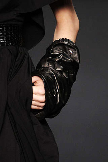 Karl Lagerfeld Glove-Looking Oversleeves