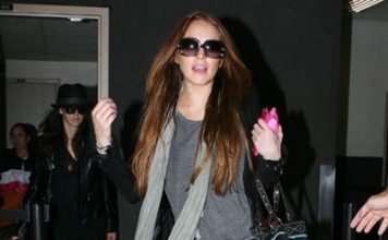 Lindsay Lohan Chucks Partying for Work