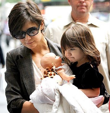 Suri Cruise Is Forbidden to Communicate with Regular Children