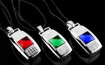 A Decorative USB Flash Drive with an MP3 Player