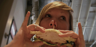 Night-Time Eating Makes You Put on Weight Faster