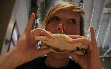 Night-Time Eating Makes You Put on Weight Faster