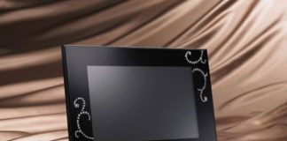 Sony Digital Picture Frame Looking Exquisite with Swarovski Crystals