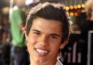 Taylor Lautner Resents Attention to His Body