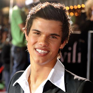 Taylor Lautner Resents Attention to His Body