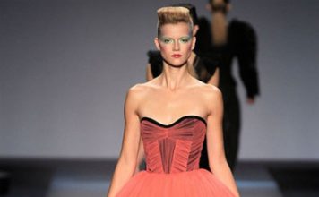 Paris Fashion Week: Viktor & Rolf Spring-Summer 2010 Collection