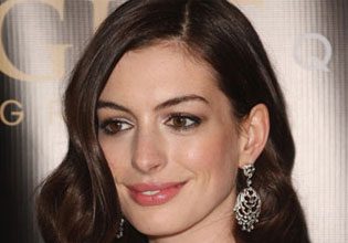 Anne Hathaway Up For Black Cat Role