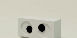 Look at the Eyes to Tell the Time: the Eye Clock