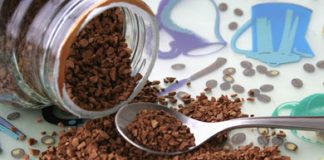 Instant Coffee Takes Care of Your Wrinkles Better than Lotions