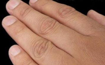 Mo Eden’s Digital Watch in a Diamond Ring