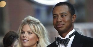 A Cocktail Waitress Has Stories to Tell about Tiger Woods and George Clooney