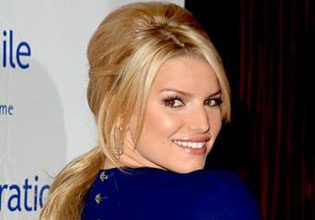 Jessica Simpson Steps onto the Wedding Ring Market