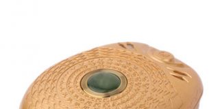 Mini Golden Cell Phone in the Guise of a Powder Case