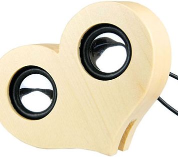 SpeakWood Heart Can Make a Cute Valentine’s Day Gift