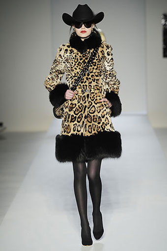 Moschino Winter 2010-2011