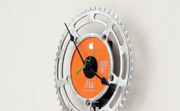 Recycled iMac Restore Disk Clock – Quaint and Cool