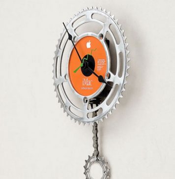 Recycled iMac Restore Disk Clock – Quaint and Cool
