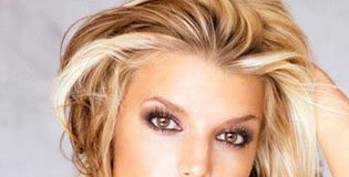 Jessica Simpson Is the One to Follow Her Nose