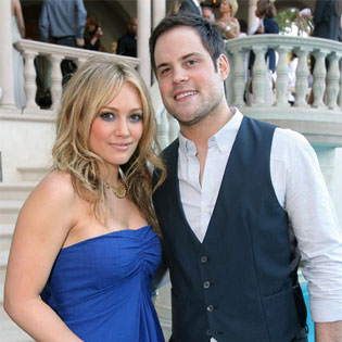 Hilary-Duff-and-Mike-Comrie
