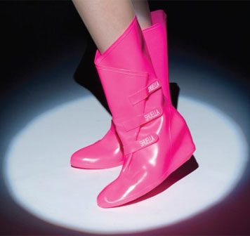 Shuella to Keep Rain off Your Shoes