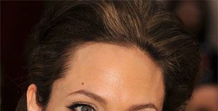 Angelina Jolie to Play Cleopatra?