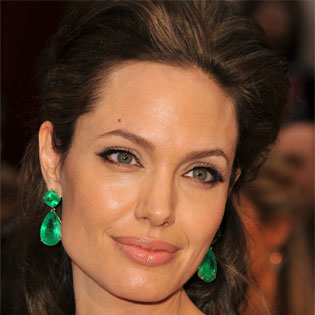 Angelina Jolie to Play Cleopatra?