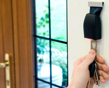 Buckle Up Key Holder to Know Where Your Keys Are