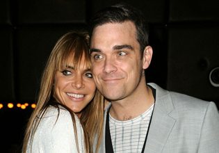 Robbie Williams Finally Marries His Actress Girlfriend