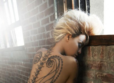 Beyonce Dereon temporary tattoos