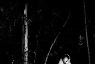 Elie Saab presents the first collection of wedding dresses prêt-a-porte