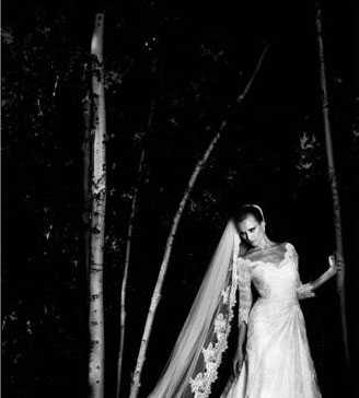 Elie Saab presents the first collection of wedding dresses prêt-a-porte