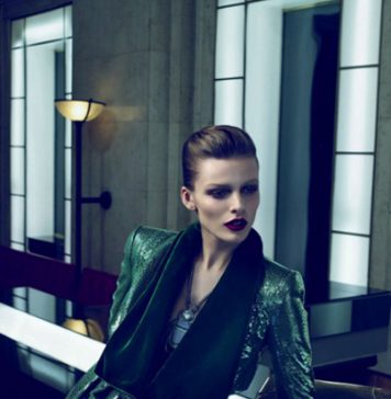 Giorgio Armani Fall-Winter 2010-2011 Women’s Wear Collection
