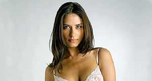 More Than Half of Men Cannot Be Trusted to Choose Lingerie